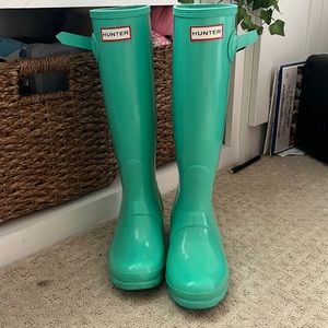 Hunter outside boots in teal